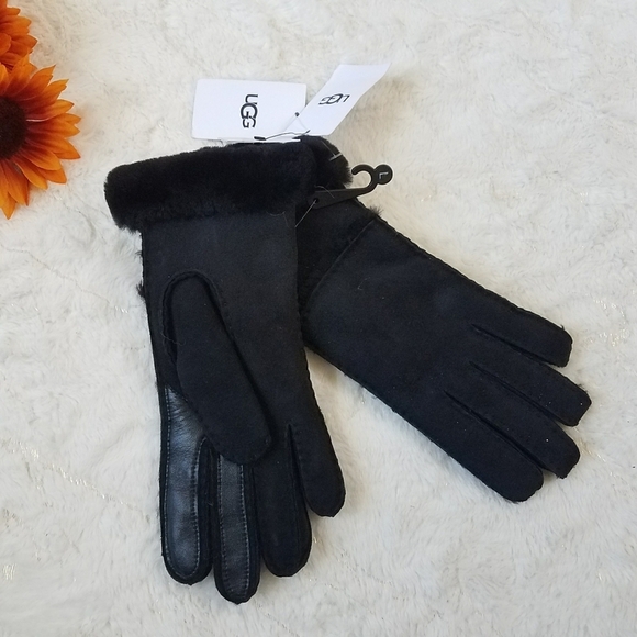 UGG Seamed Tech Gloves